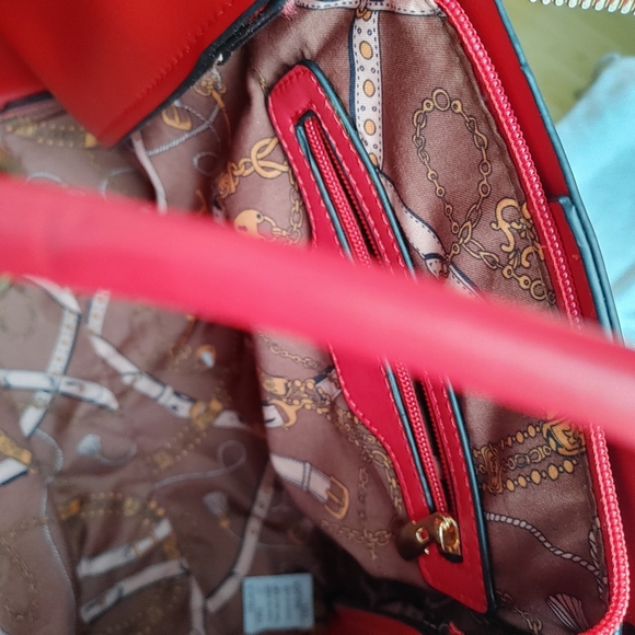 NWOT GORGEOUS red leather bag - Picture 9 of 9